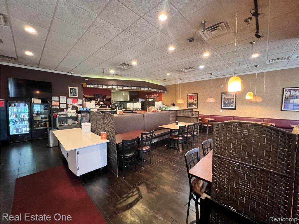 33214 W 14 Mile Road, West Bloomfield, MI — Photo 3