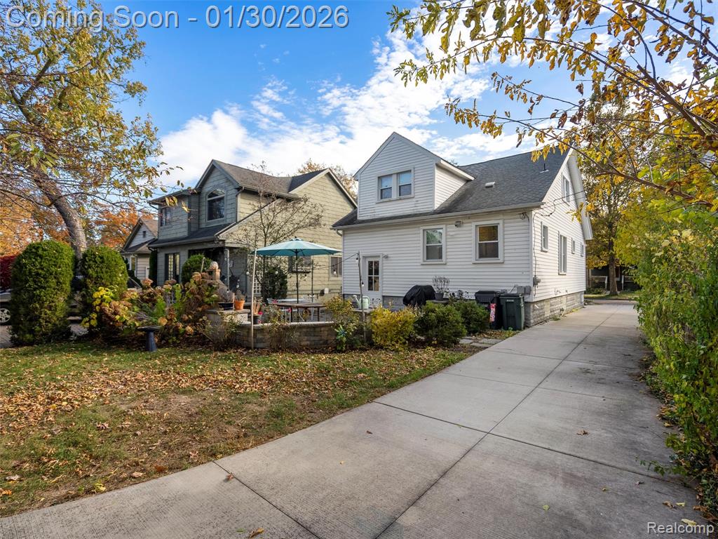 81 Wellesley Drive, Pleasant Ridge, MI — Photo 37