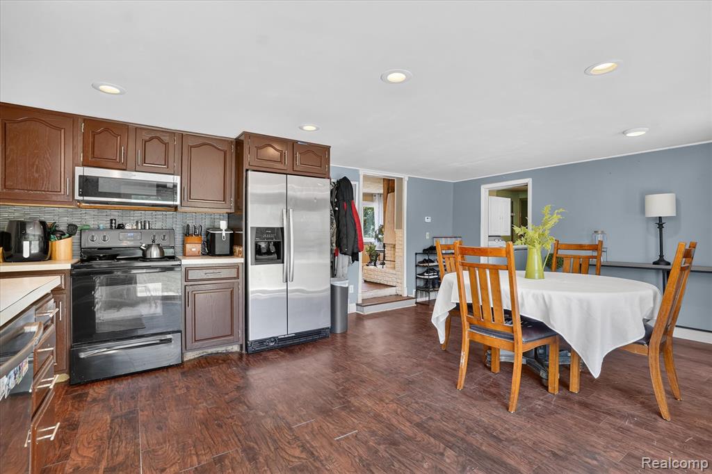 508 Deland Road, Flushing, MI 48433 — Photo 13