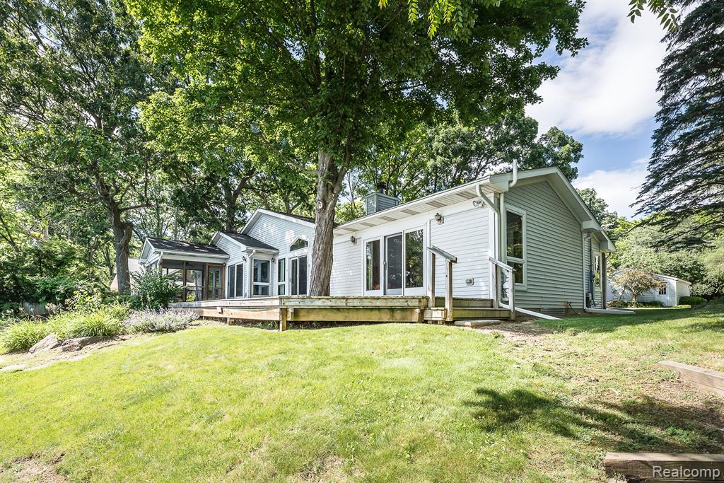 7636 THARP Drive, Whitmore Lake, MI 48189 — Photo 6
