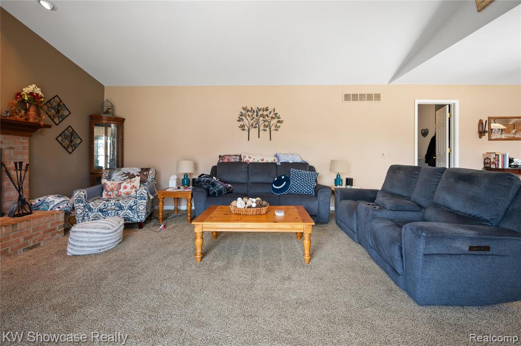 58767 Hunters Court, South Lyon, MI 48178 — Photo 8