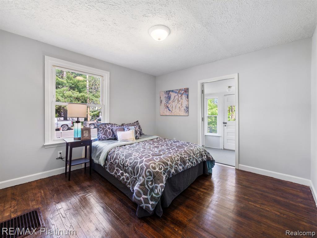 415 E SIBLEY Street, Howell, MI 48843 — Photo 14
