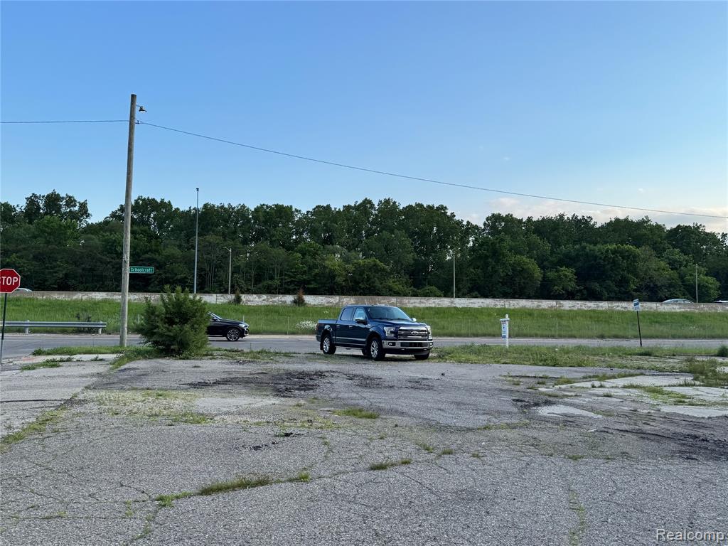 22400 SCHOOLCRAFT, Detroit, MI 48223 — Photo 13