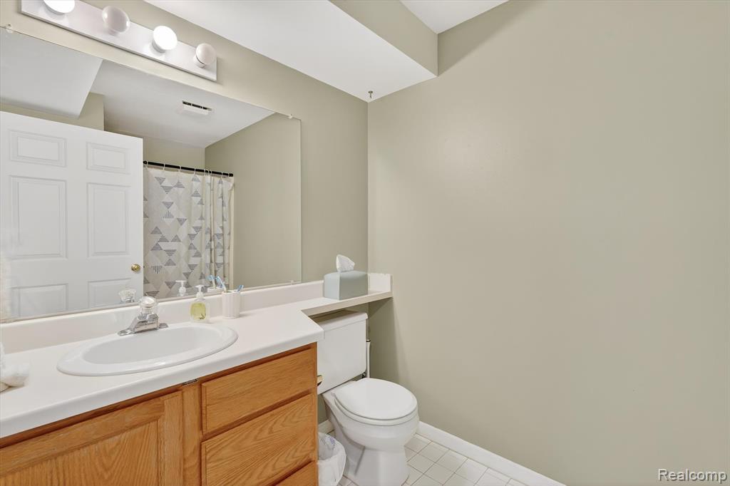 613 Curzon Court, 203, Howell, MI 48843 — Photo 28