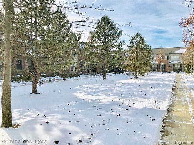 41261 N MAPLEWOOD Drive, Canton, MI 48187 — Photo 17