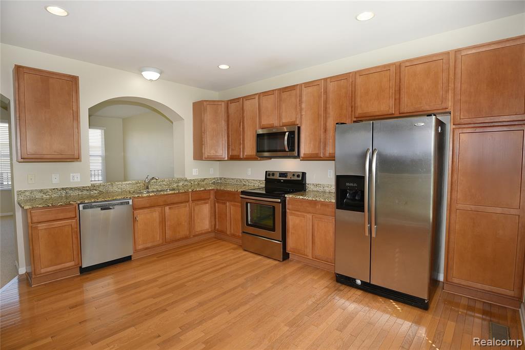 44458 Gwinnett Loop, Novi, MI — Photo 8