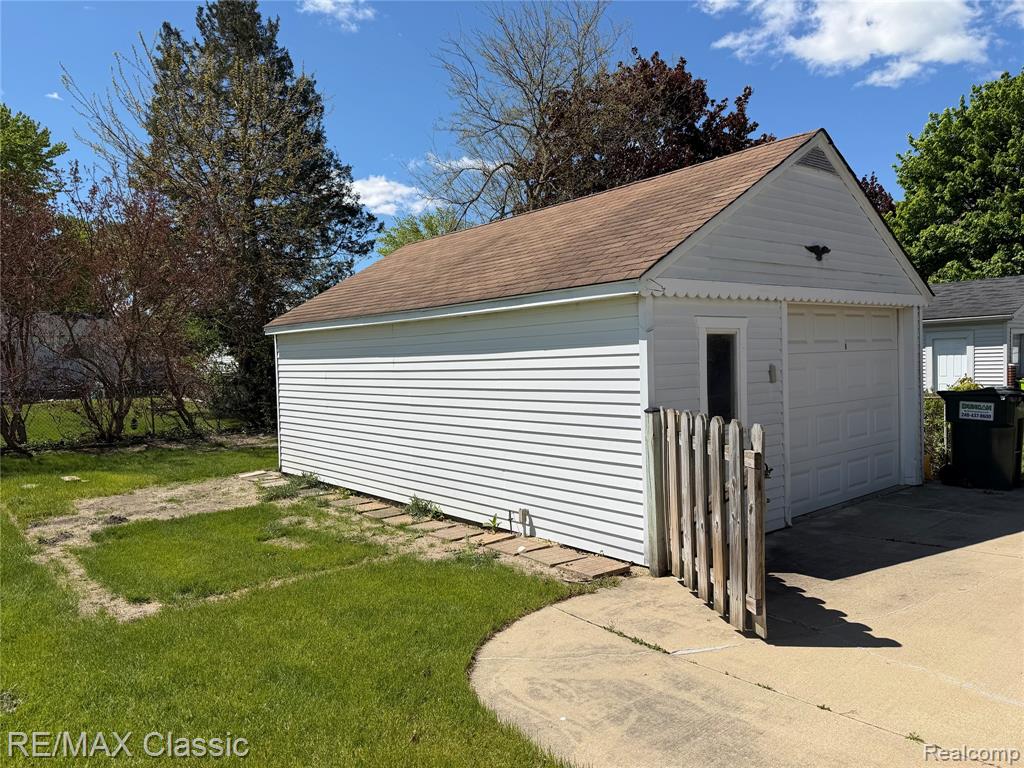 429 Cambridge Avenue, South Lyon, MI 48178 — Photo 20