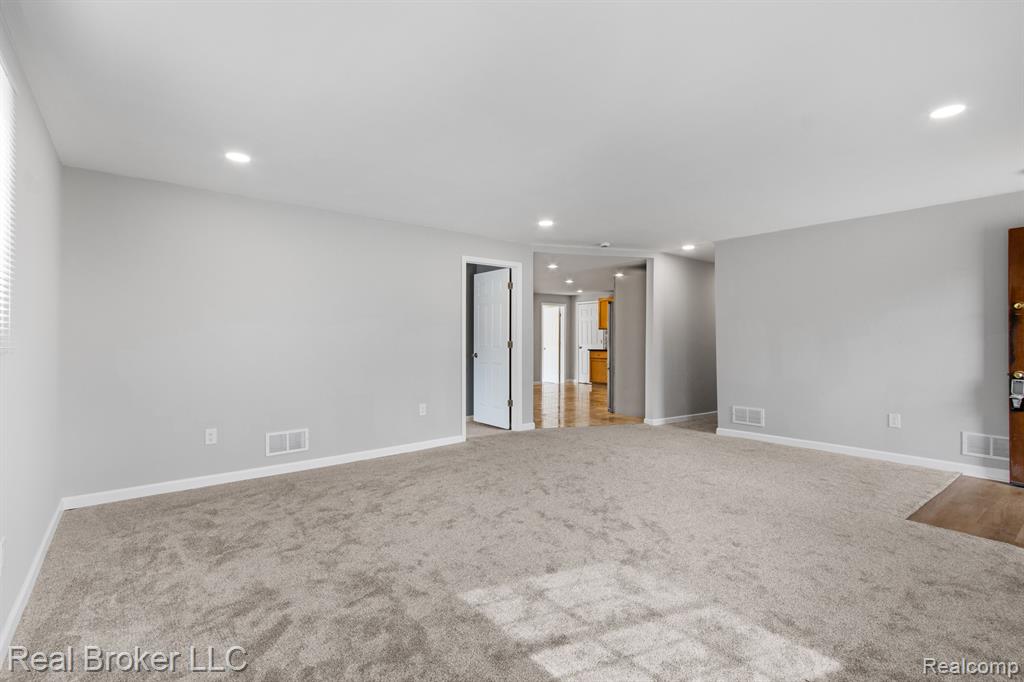 7460 22 MILE Road, Shelby Twp, MI 48317 — Photo 6