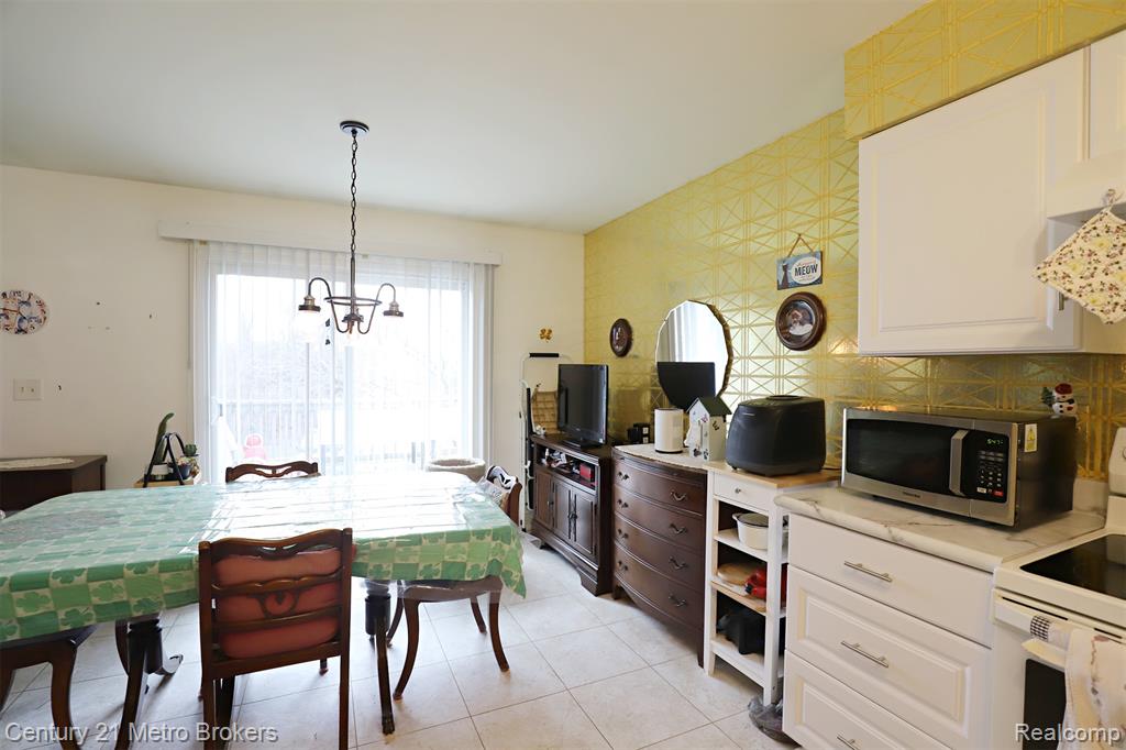 1184 Normandy Terrace Drive, Flint, MI 48532 — Photo 9