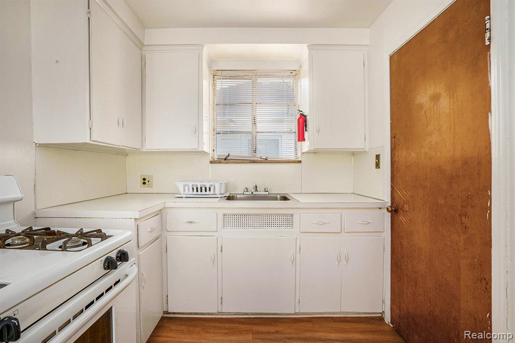 8114 Roselawn Street, Detroit, MI 48204 — Photo 8