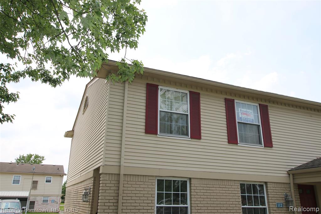 110 Princeton Drive, South Lyon, MI 48178 — Photo 2