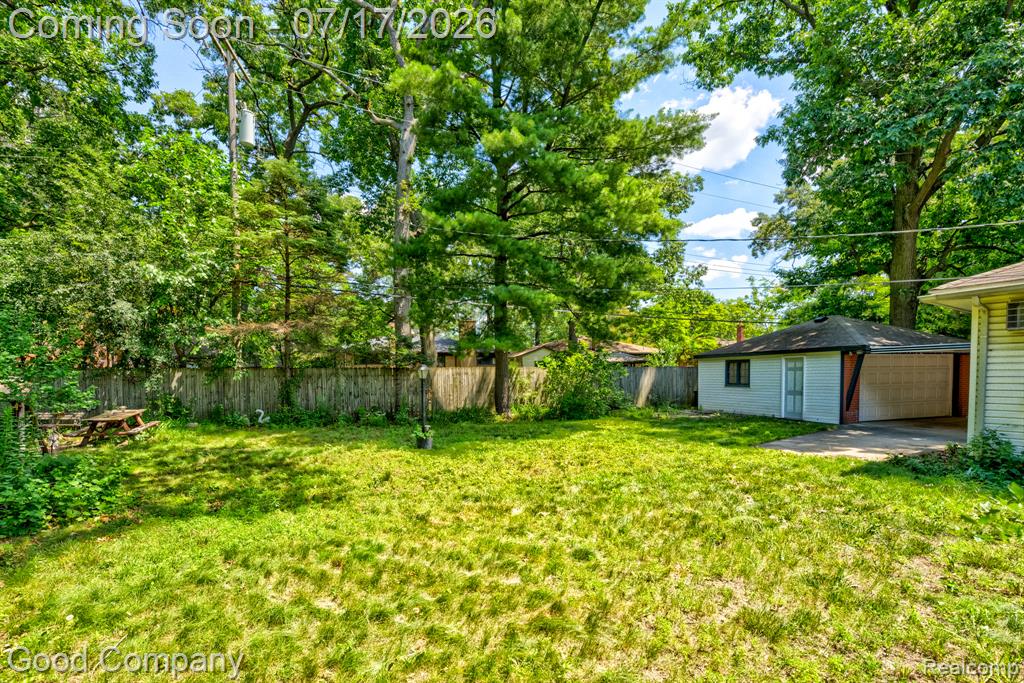 24310 Manistee Street, Oak Park, MI 48237 — Photo 47