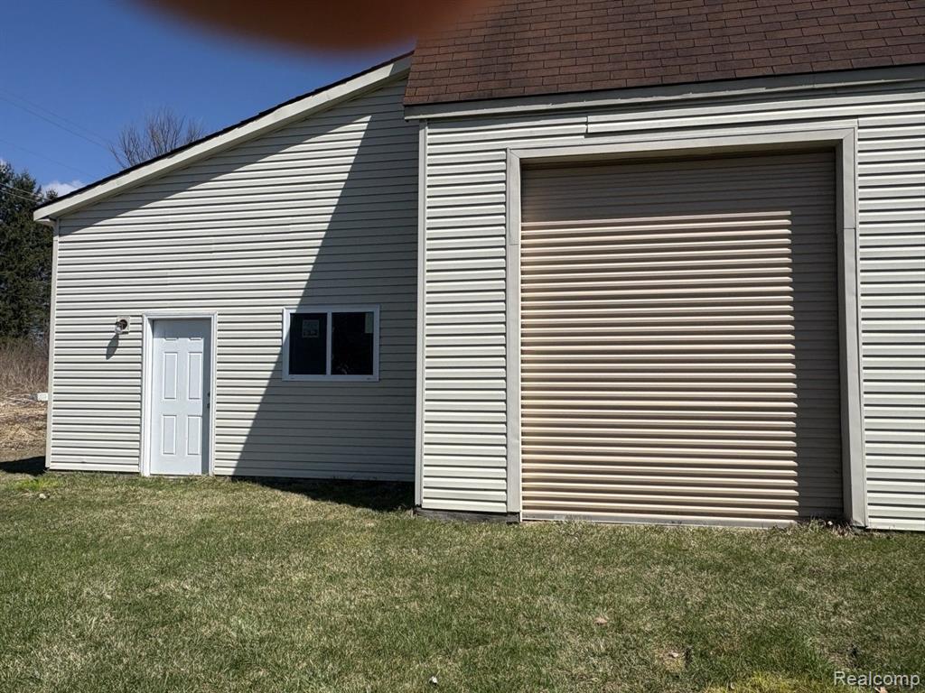 7681 Fieldcrest Drive, Almont, MI 48003 — Photo 42