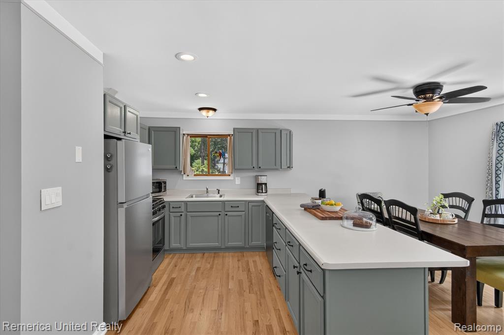 11521 Westshore Drive, Pinckney, MI 48169 — Photo 16