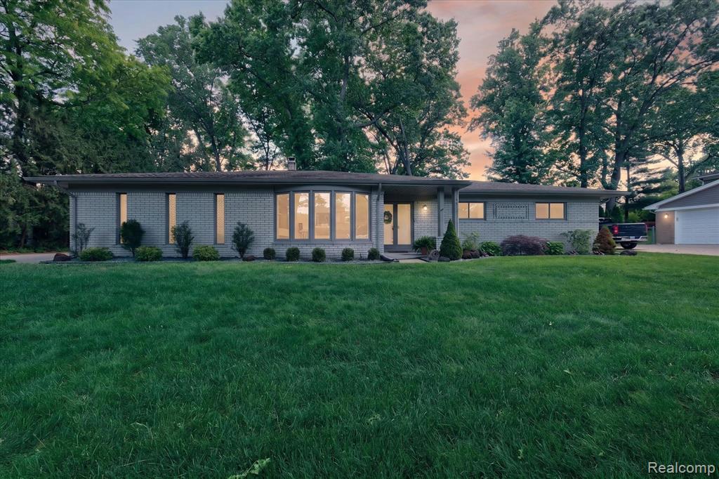 6646 Yarborough Drive, Utica, MI 48316 — Photo 3