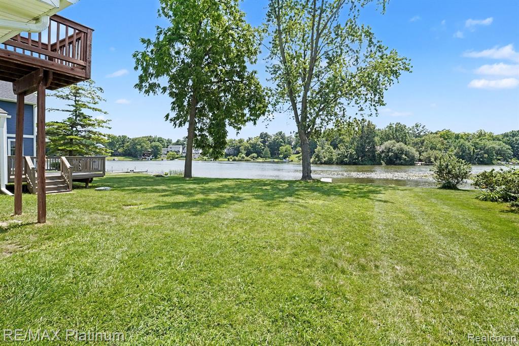 11624 ISLAND COURT, Hartland, MI 48353 — Photo 21