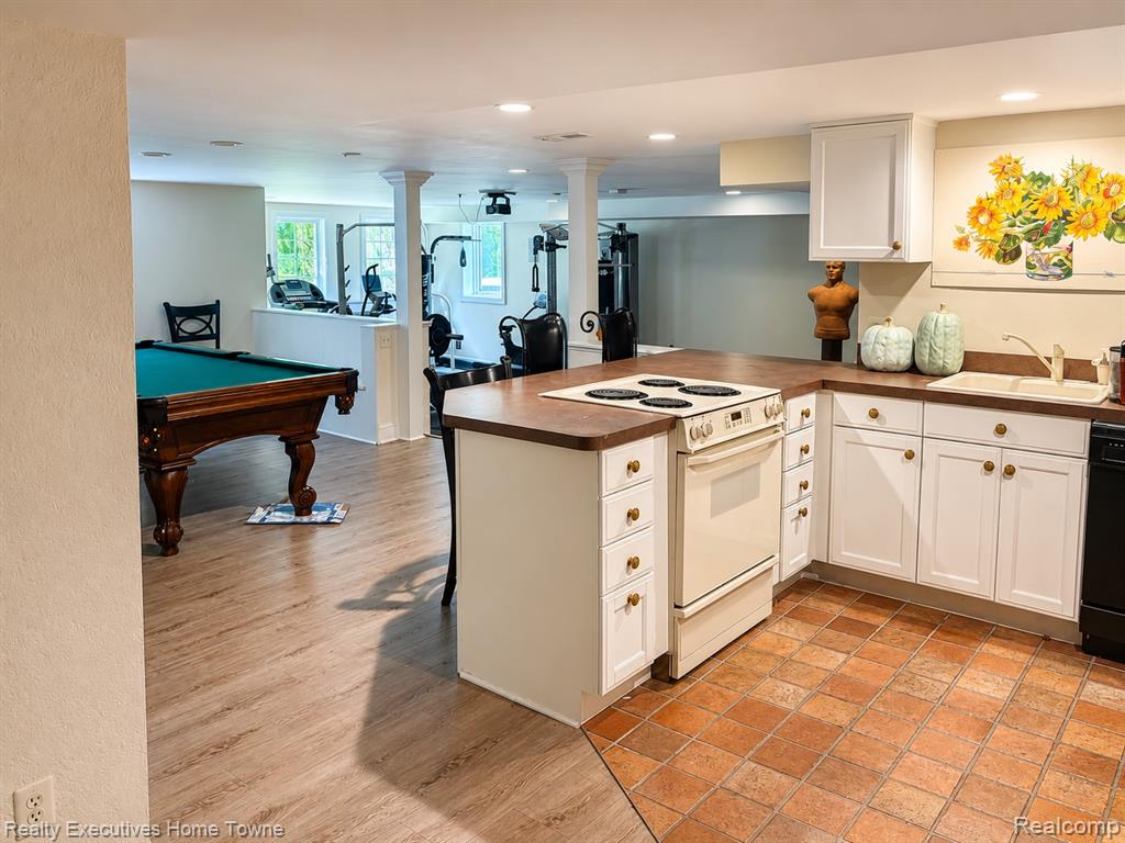 1395 Country Club Road, Bloomfield Hills, MI 48304 — Photo 19
