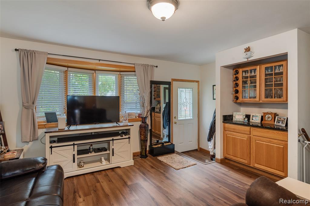 4245 Bunker Avenue, West Bloomfield, MI 48323 — Photo 2