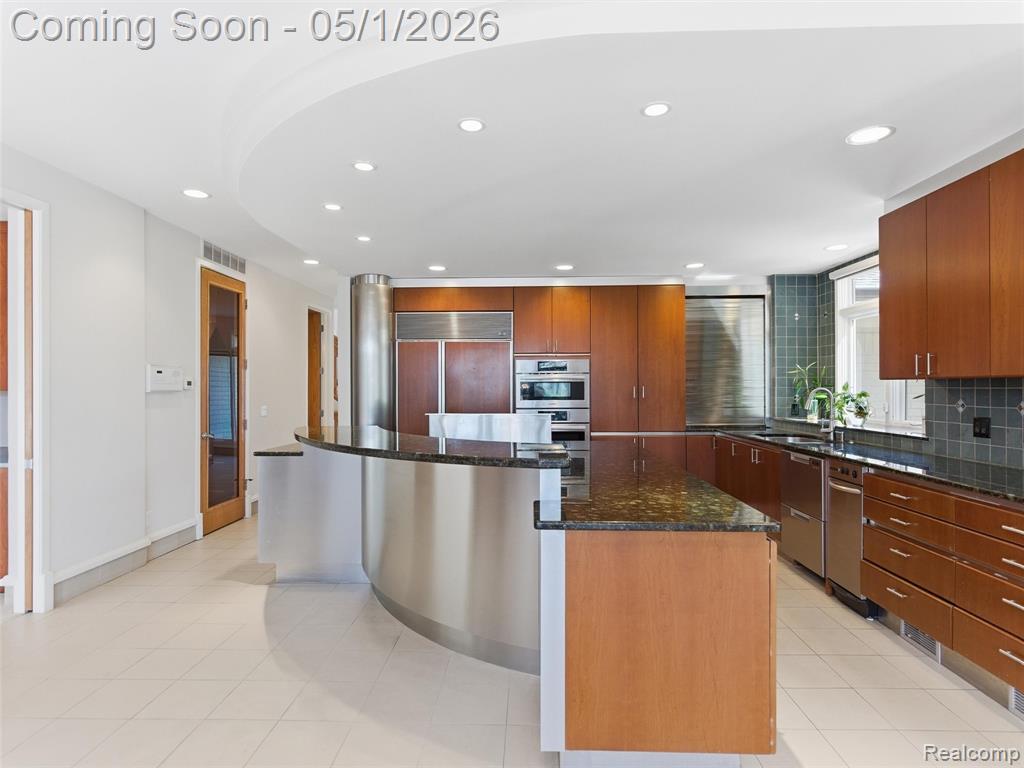 8390 Warwick Groves Court, Grand Blanc, MI 48439 — Photo 23