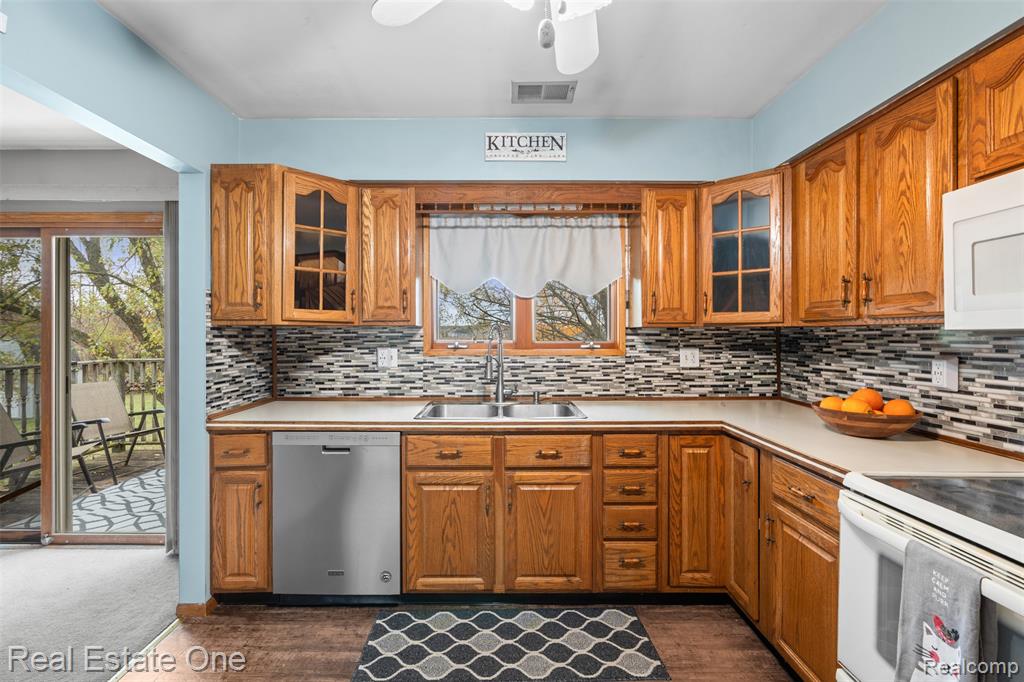 5122 Elizabeth Lane, Almont, MI 48003 — Photo 16