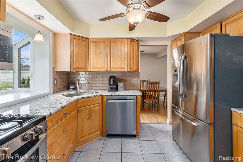 40456 Meade Point Drive, Sterling Heights, MI 48313 — Photo 11