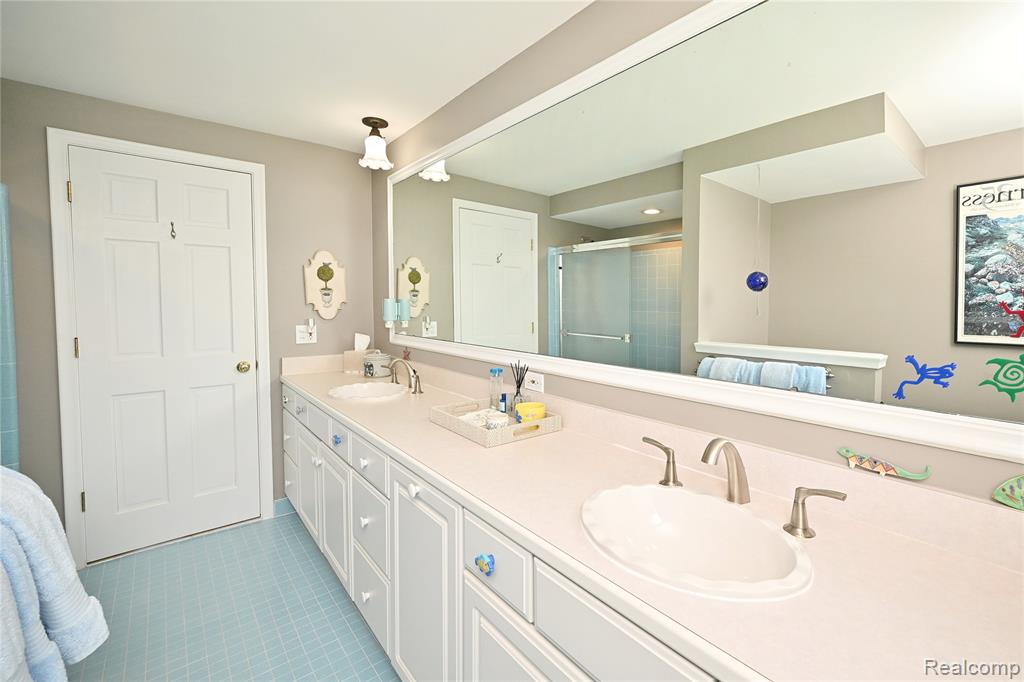 4655 Walnut Lake Road, Bloomfield Hills, MI 48301 — Photo 25