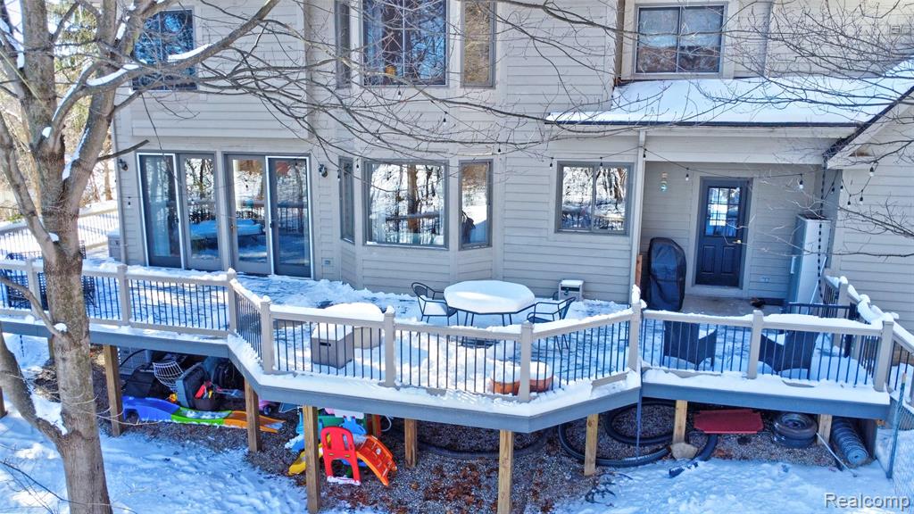 9619 Tree Top Court, Pinckney, MI, 48169