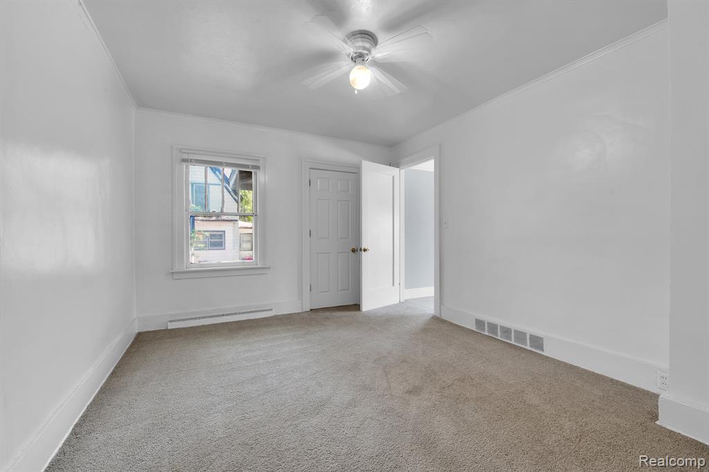 304 EMMET Street, Ypsilanti, MI 48197 — Photo 10