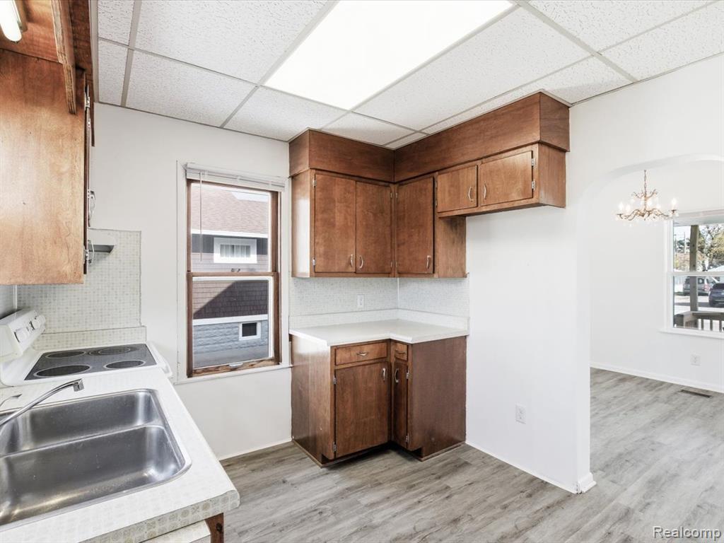 423 16th Street, Port Huron, MI 48060 — Photo 12