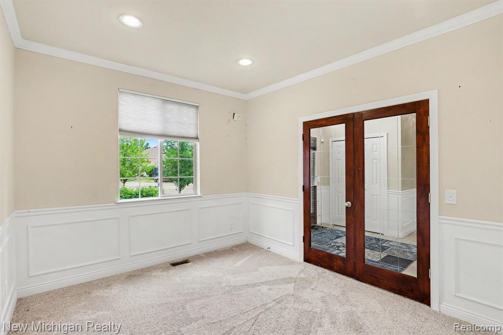 46161 S Manitou Court, Utica, MI 48317 — Photo 4