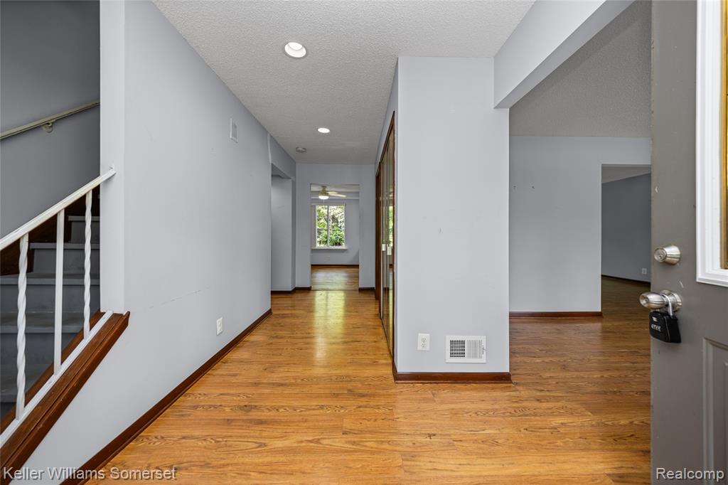 33614 Lakeview Street, New Baltimore, MI 48047 — Photo 10