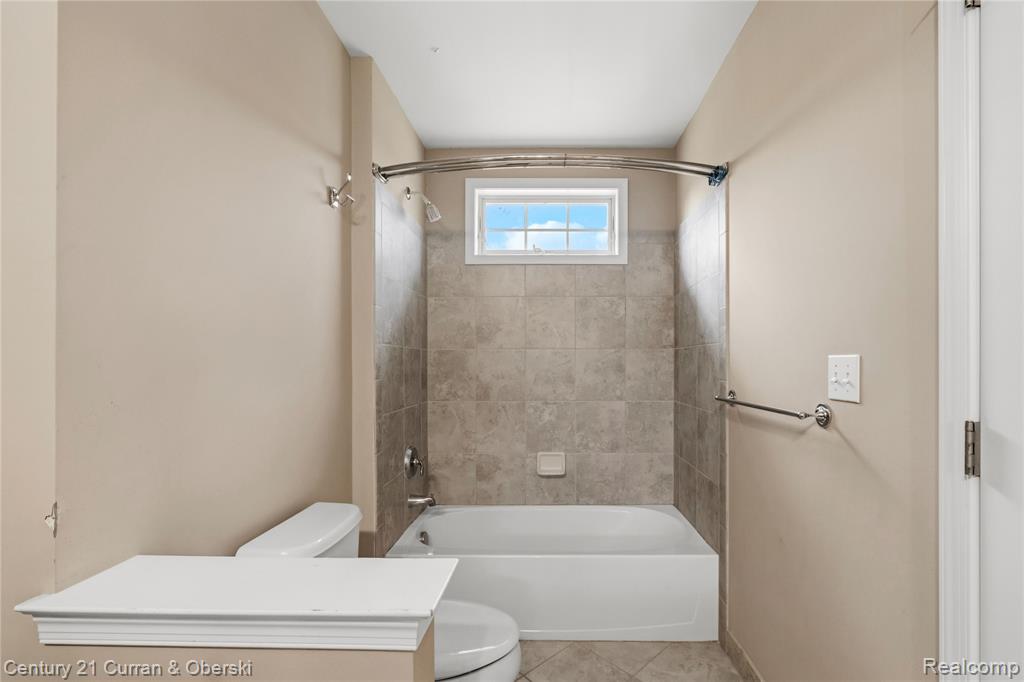 50738 Calvert Isle Drive, Novi, MI — Photo 38