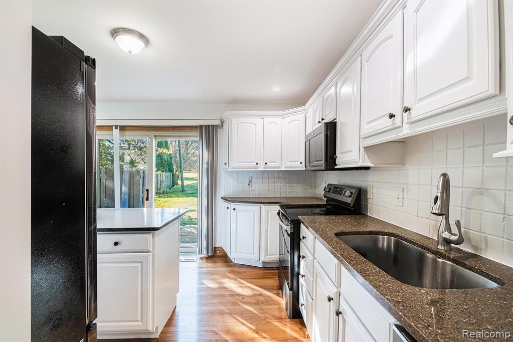 6300 Laurentian Court, Flint, MI 48532 — Photo 9