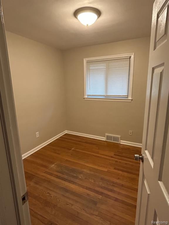 20202 Hunt Club Drive, Harper Woods, MI 48225 — Photo 10