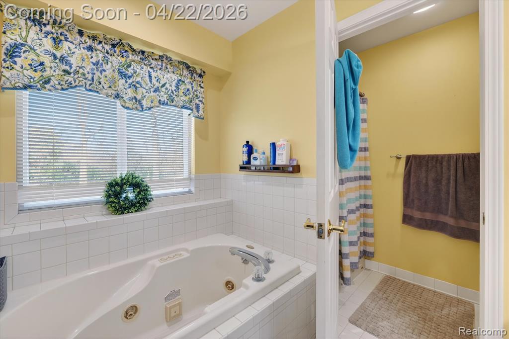 410 Bent Oak Street, Fenton, MI 48430 — Photo 25