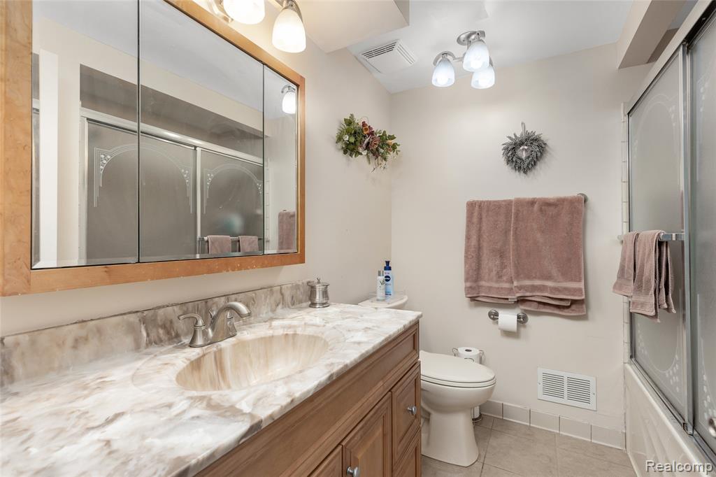 44080 Harsdale Drive, Canton, MI 48187 — Photo 21