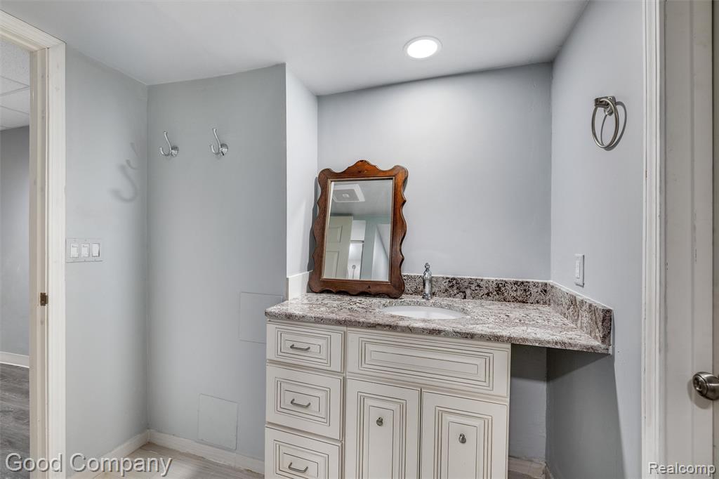 5893 CHRISTINA Drive, West Bloomfield, MI 48324 — Photo 53