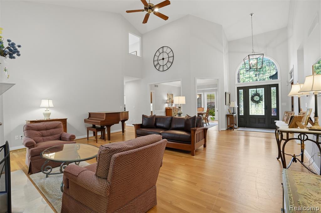 5483 Lake Ridge Drive, Brighton, MI 48116 — Photo 9