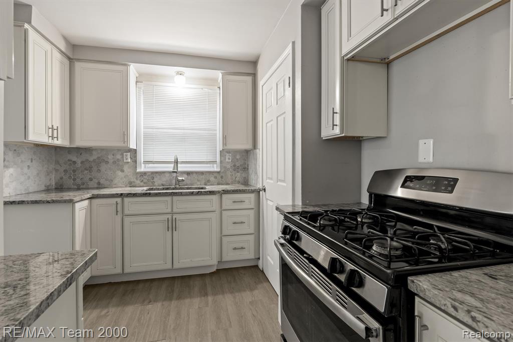 4853 Helen Street, Dearborn, MI 48126 — Photo 8