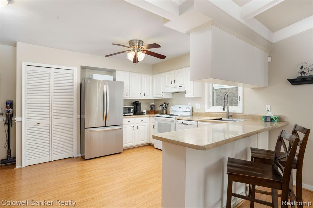 1068 KINGS, Canton, MI 48188 — Photo 13
