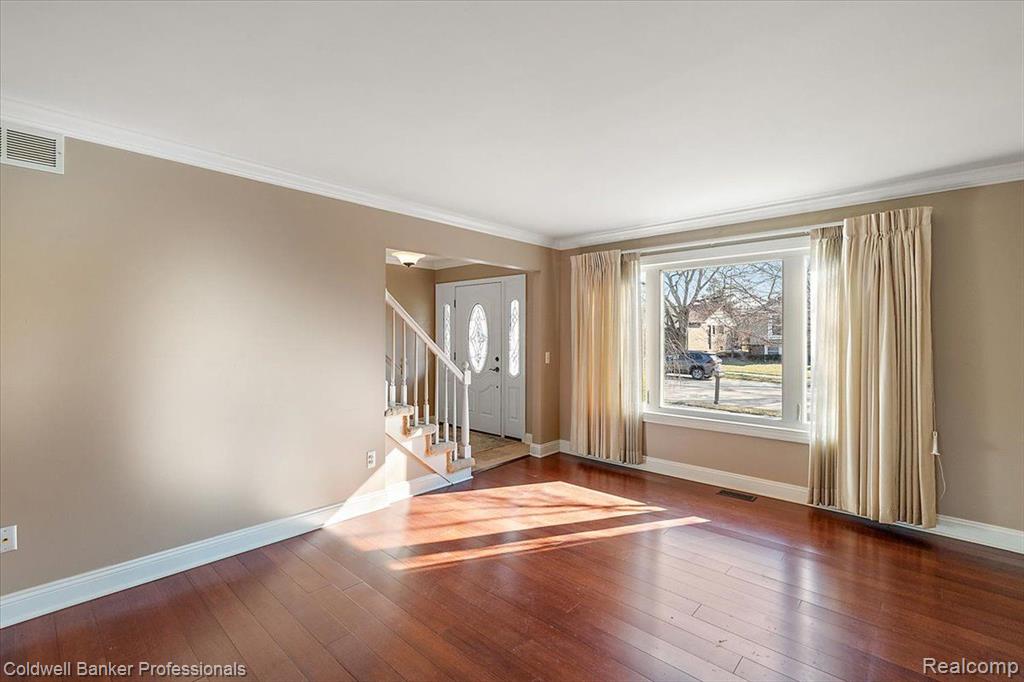 9485 BAYWOOD Drive, Plymouth, MI 48170 — Photo 16