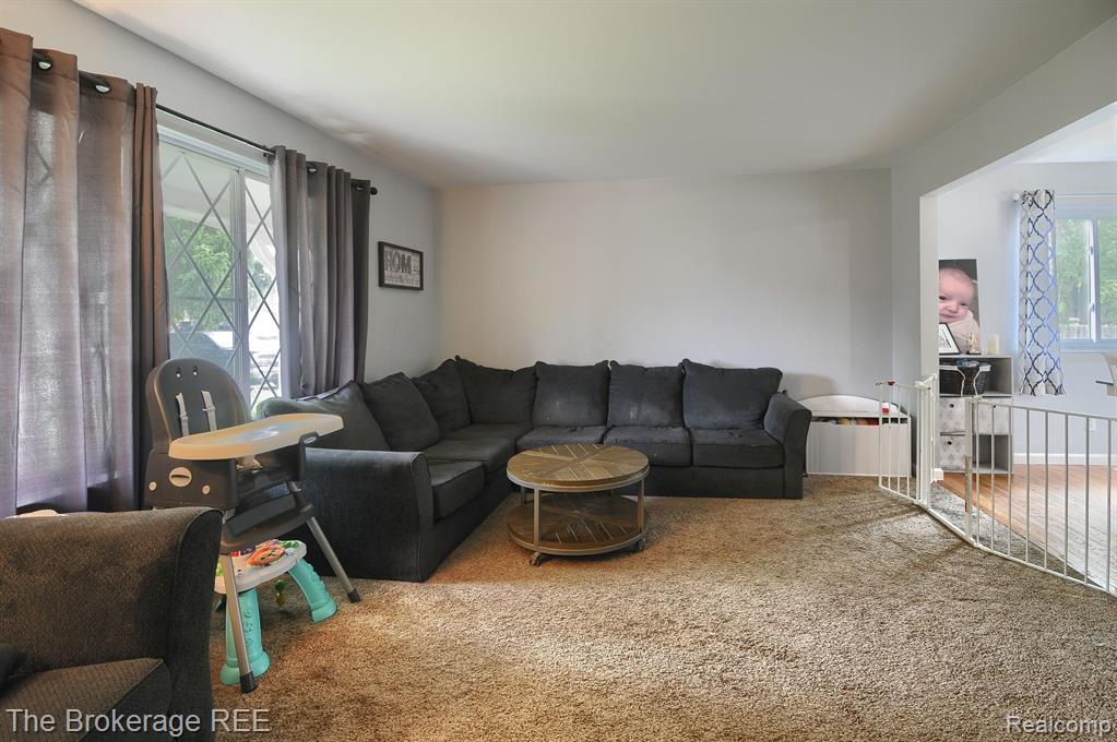 5523 OLD FRANKLIN Road, Grand Blanc, MI 48439 — Photo 17