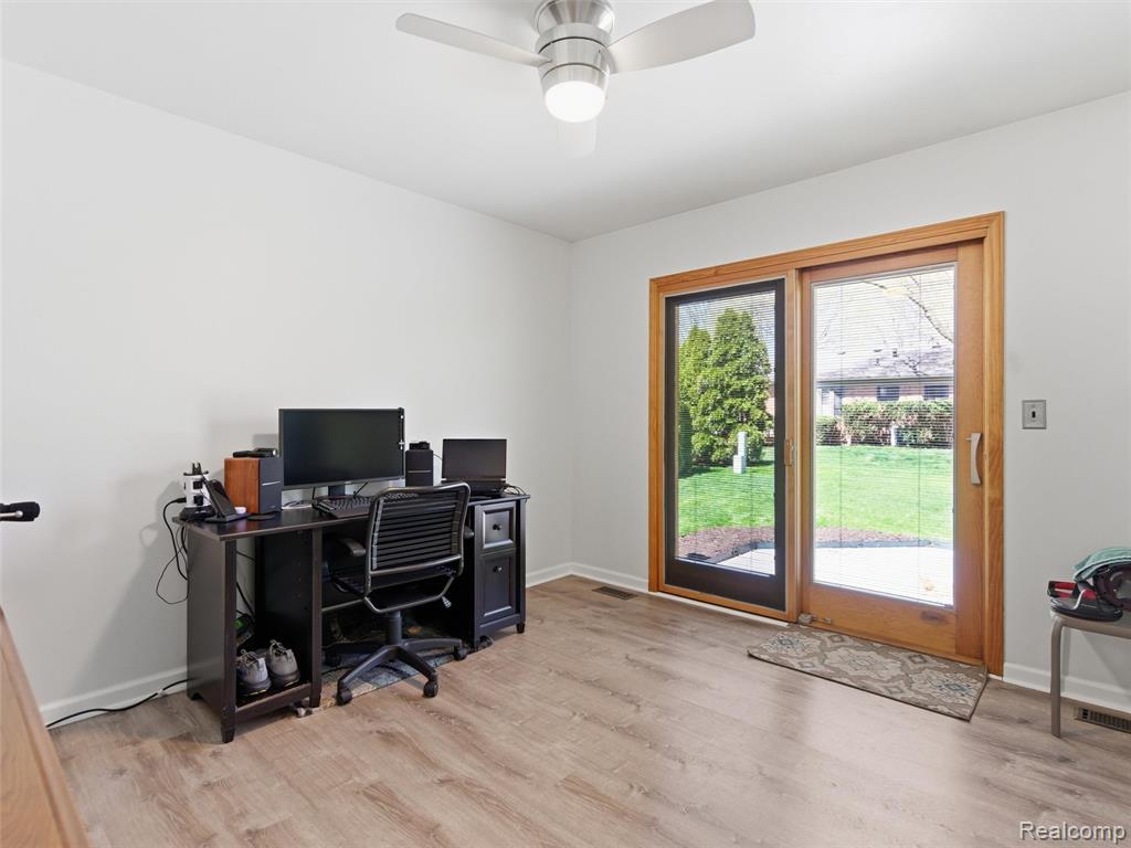 1373 Glenwood Drive, Troy, MI 48083 — Photo 17