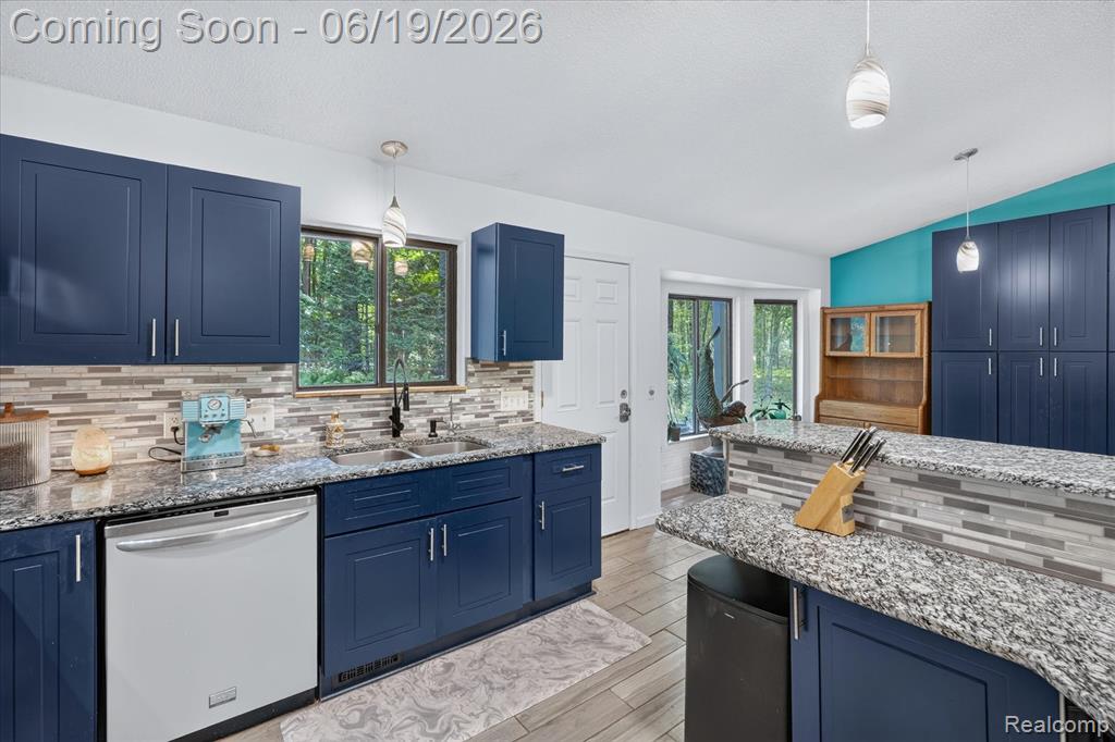 4200 Stockemer, White Lake, MI 48383 — Photo 14