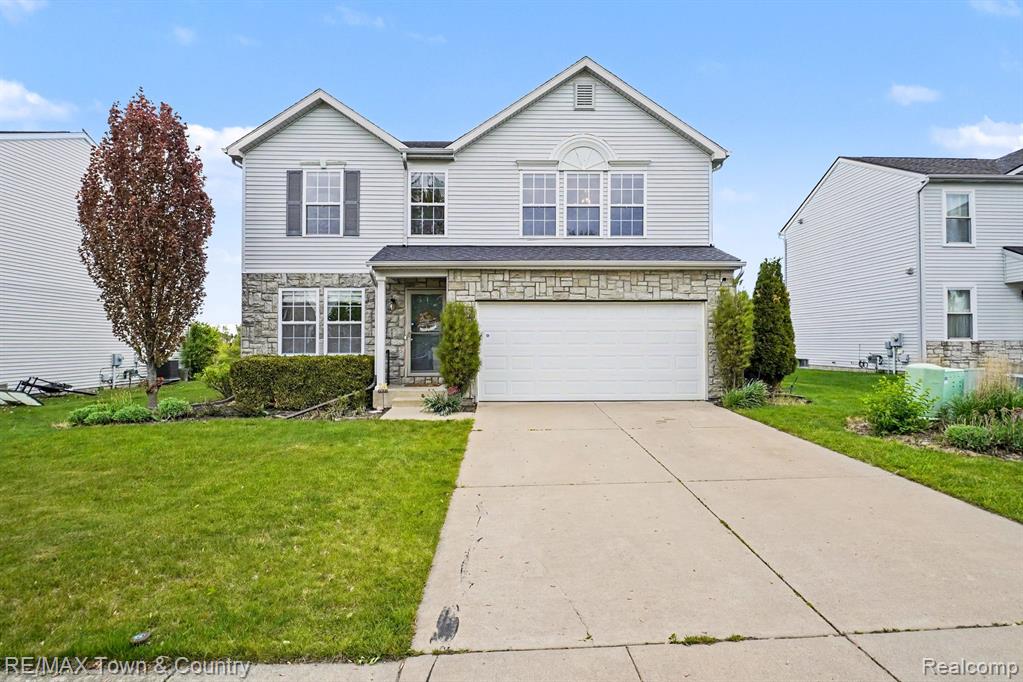 3253 Pine Run Drive, Swartz Creek, MI 48473 — front exterior