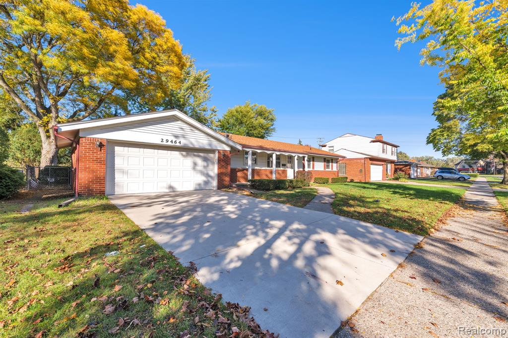 29464 Linda Street - Photo 2
