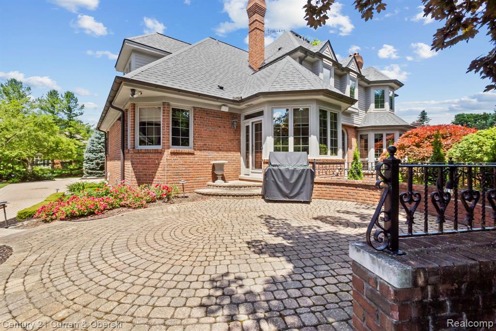 18878 Oak Leaf Lane, Northville, MI 48168 — Photo 10