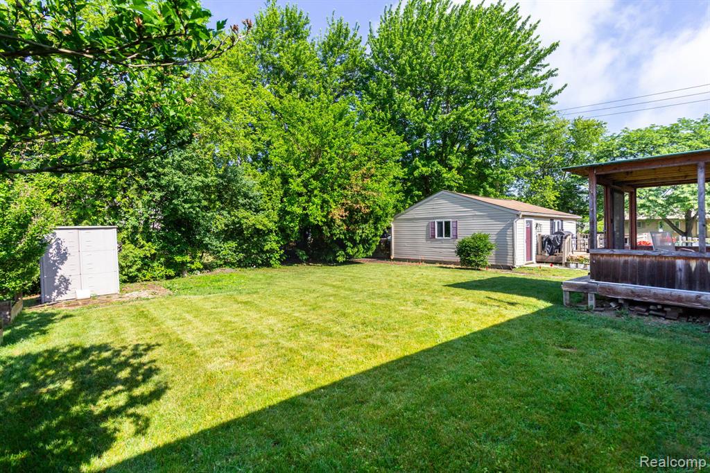 32016 Belcrest Road, Rockwood, MI — Photo 35