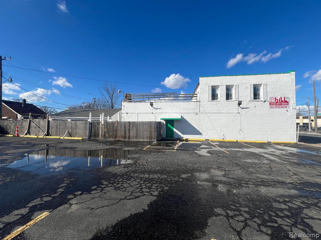 13837 Conant Street, Hamtramck, MI, 48212