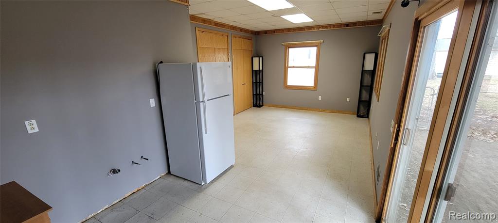 890 Tyrone Avenue, Waterford, MI 48328 — Photo 17
